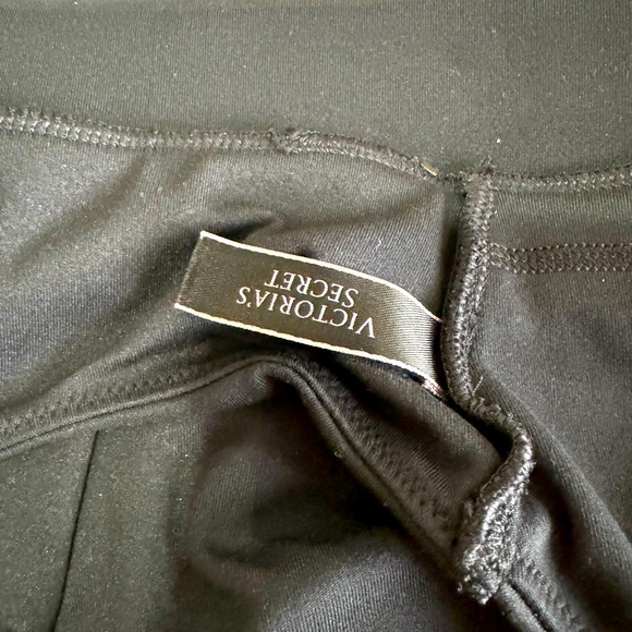 Victoria Secret Twist-Front Sports Bra - Picture 7 of 7